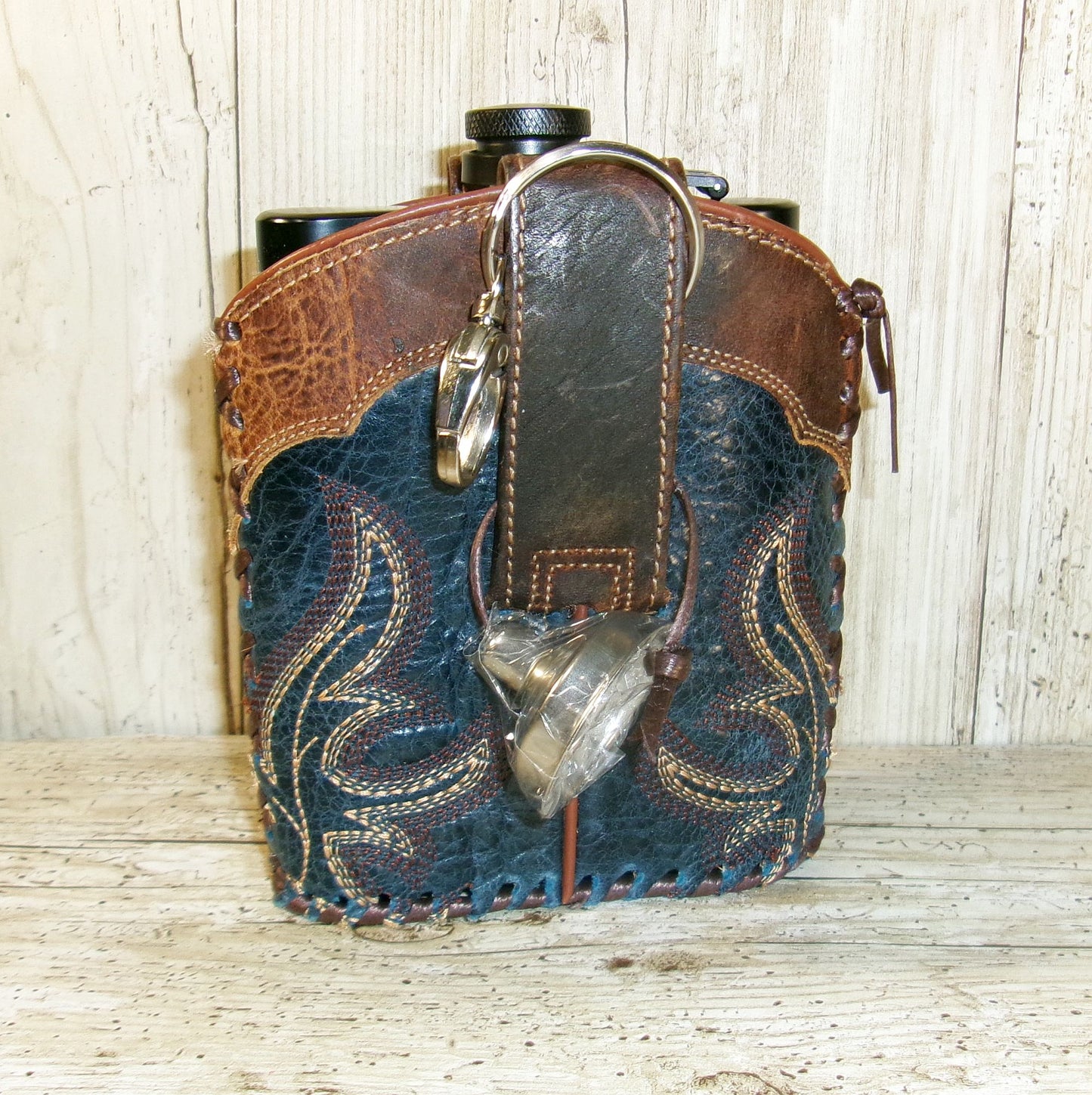 8oz Cowboy Boot Flask FL22