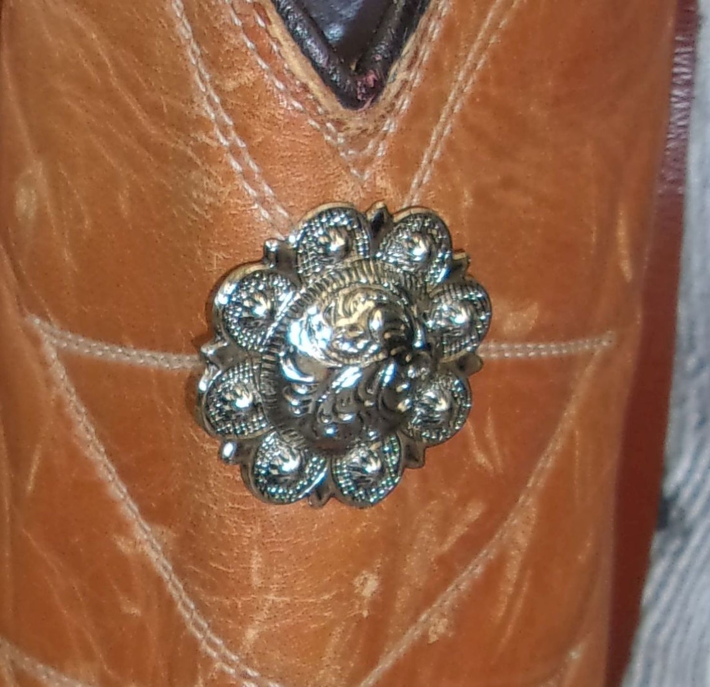Cowboy Boot Wine Water Tote WA49 handcrafted from cowboy boots. Shop Wine Carrier Bags at ChrisThompsonBags.com and buy the best cowgirl wine tote, leather wine carrier, Leather Wine tote, recycled cowboy boots, unique gift for her, unique gift for him, water bottle caddy, water bottle holder, water bottle tote, western wine carrier, western wine tote, wine lovers gift, Wine Tote at Chris Thompson Bags.