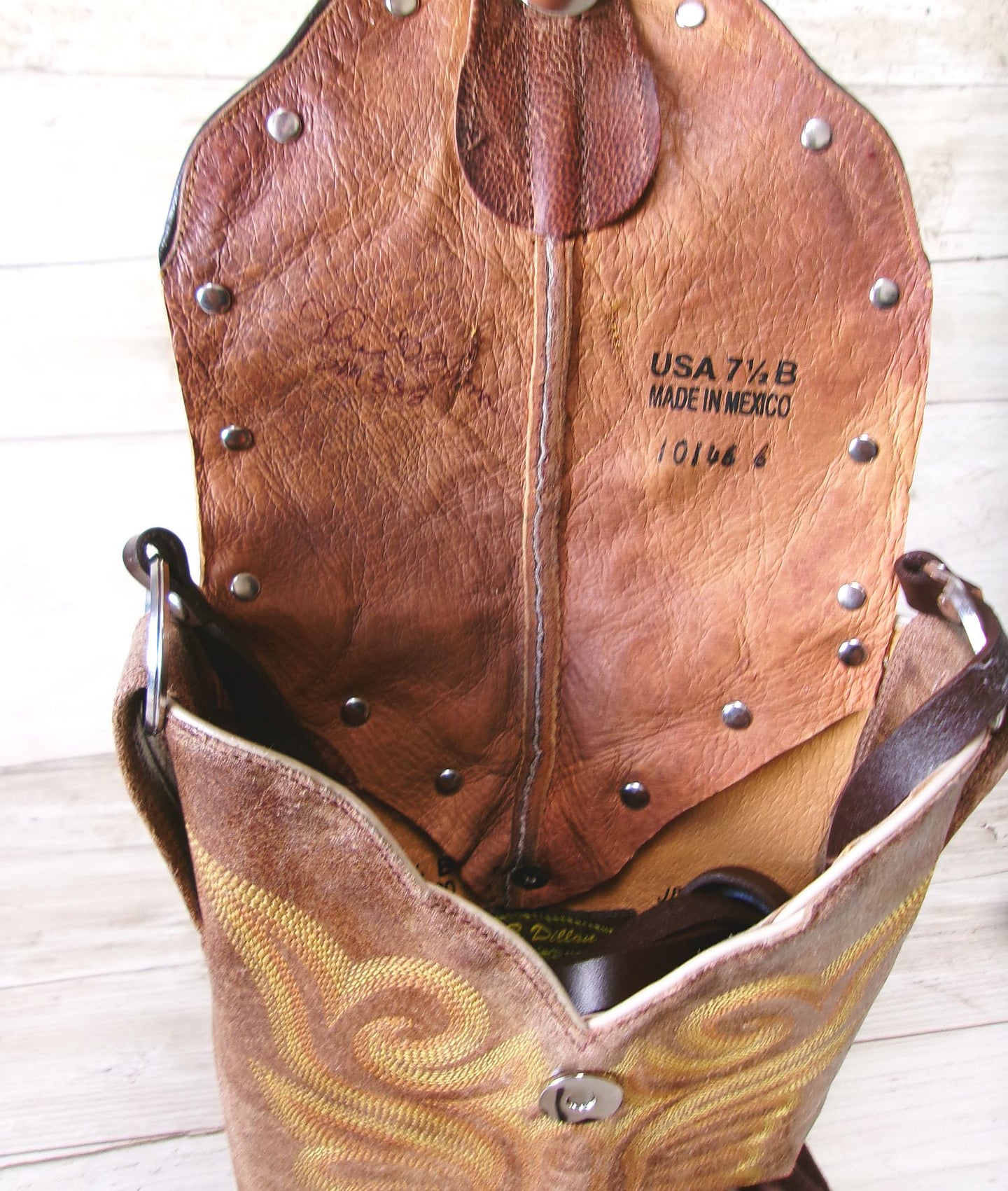 Small Cowboy Boot Purse with Fringe sm338