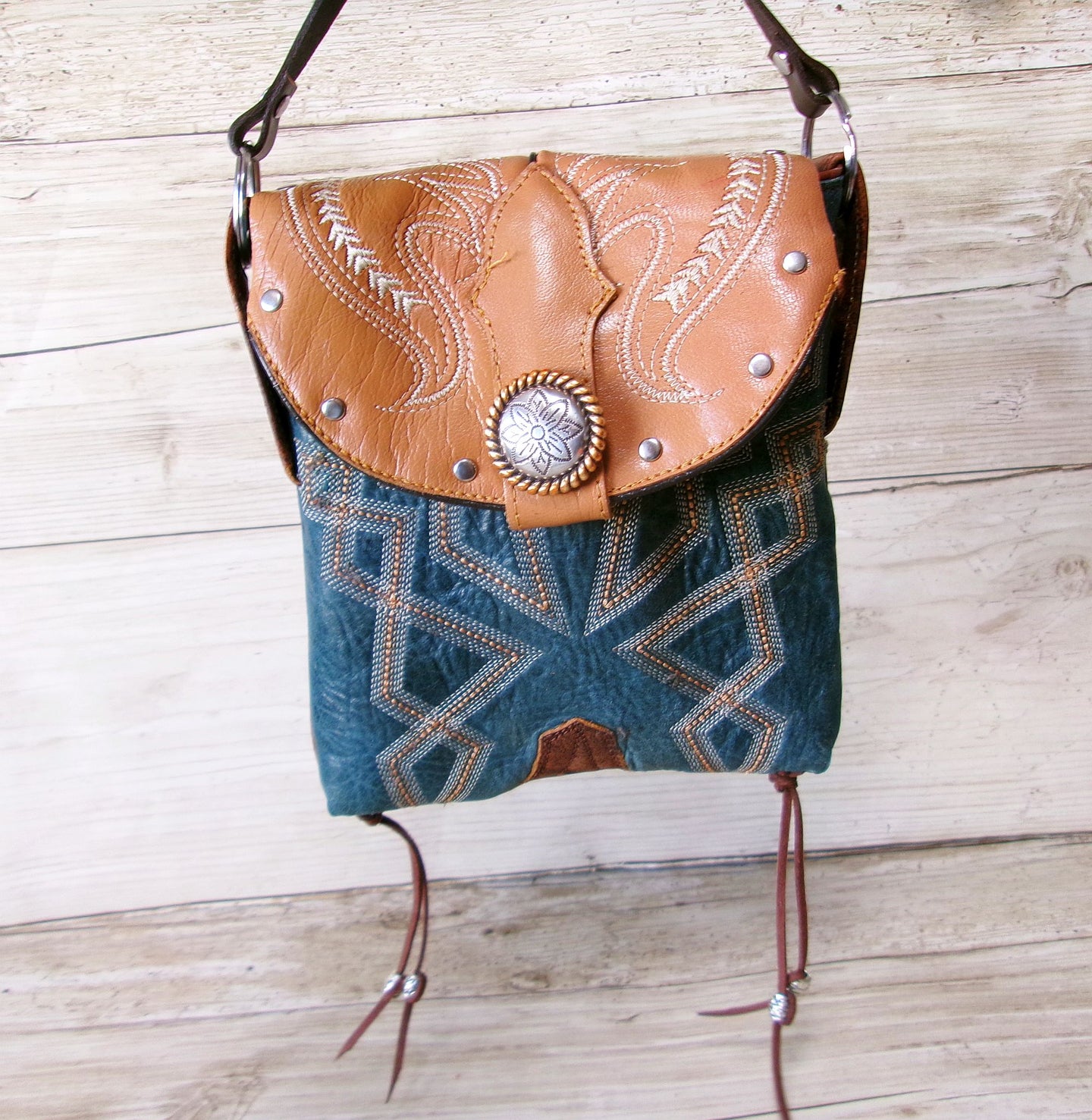 Small Cowboy Boot Purse with Fringe sm354